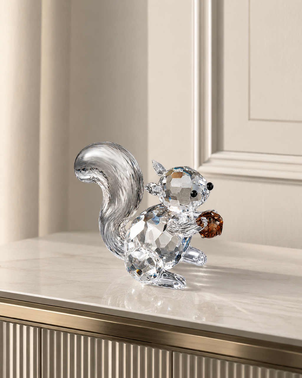 Squirrel whit Nut - imagen modelo 2