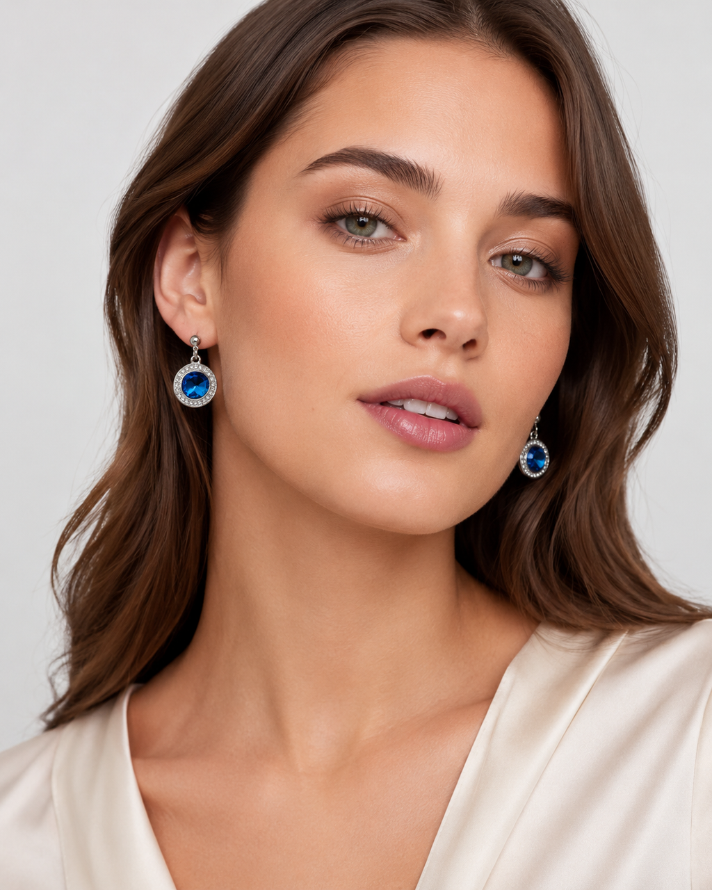 Lilly Earr Crystal - imagen modelo 1